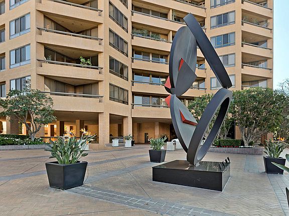 2nd image of 10430 Wilshire Blvd APT 1405