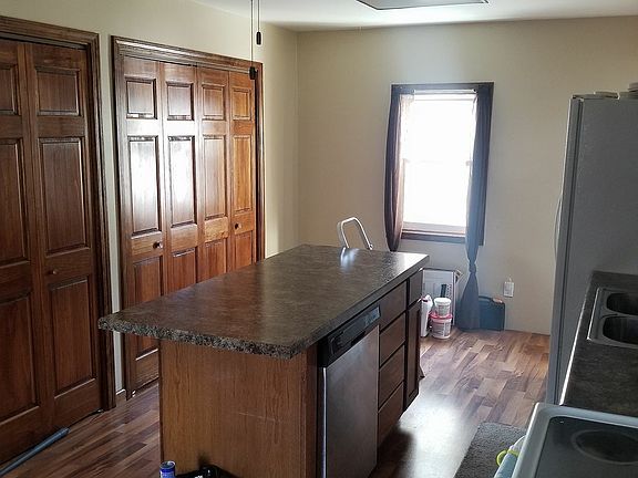 4th image of 219 Osborne St