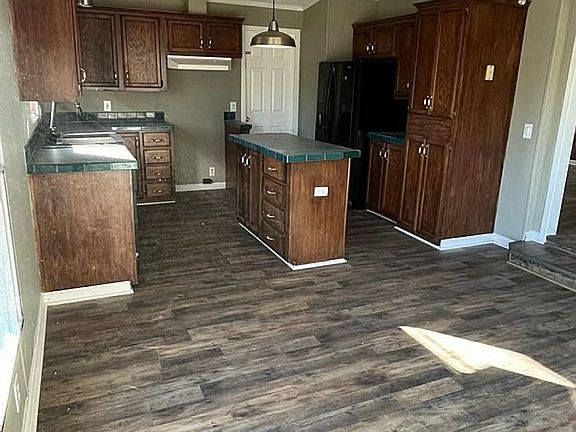 4th image of 3289 Bradshaw Rd
