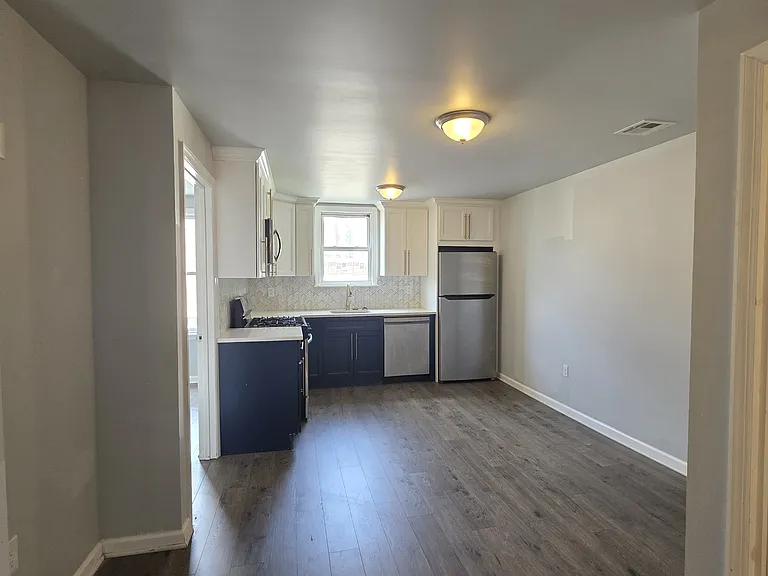 503 20th St #2 — Photo 17