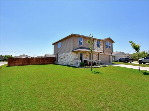 3rd image of 406 S Hunting Lodge Ln