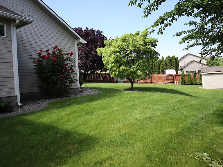 2758 Rue Ct — Photo 6