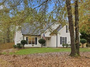 5 Riverside Dr, Sharpsburg, GA 30277