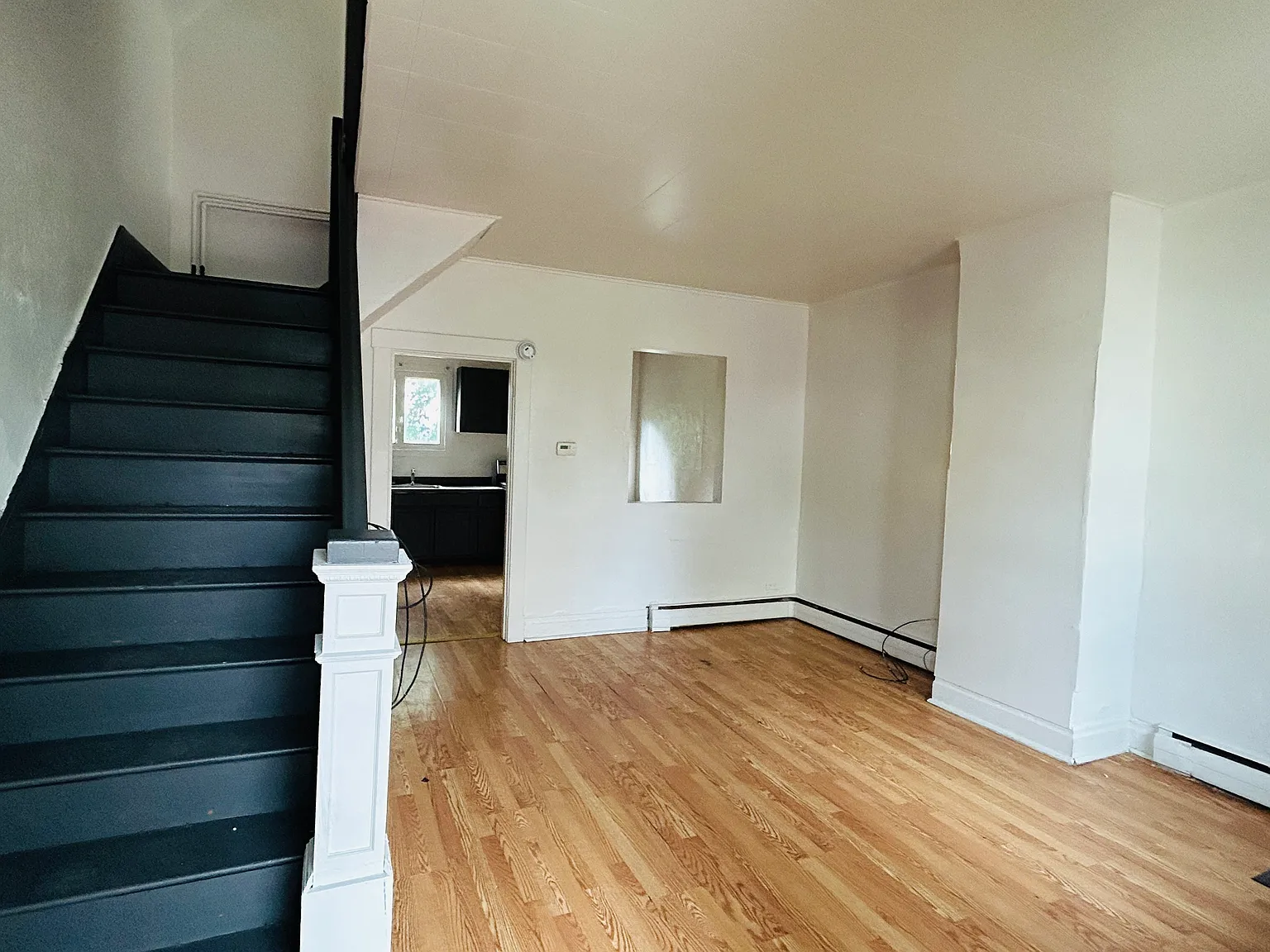 2 bed, 812 sqft, $1,100 — Photo 2