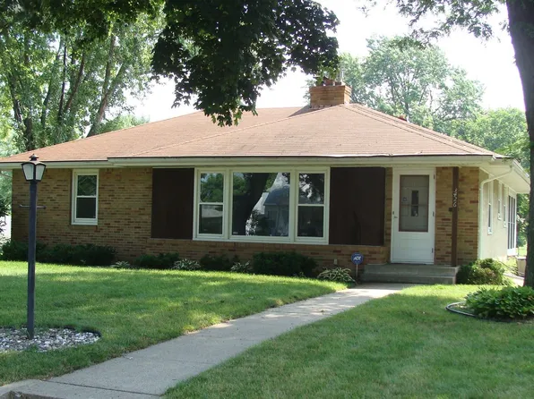 3426 Zenith Ave N, Robbinsdale, MN 55422