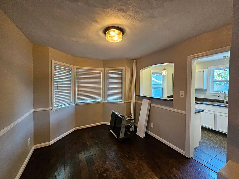 1433 W Little Creek Rd — Photo 3