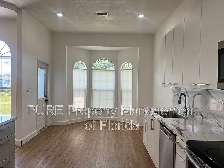 14232 SW 8th Ave — Photo 27