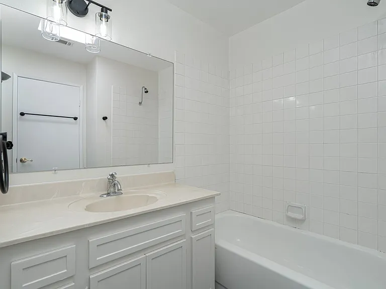789 W 18th St #1A — Photo 28
