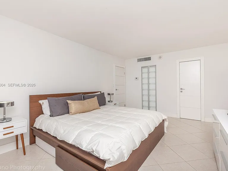 5555 Collins Ave #9U — Photo 10