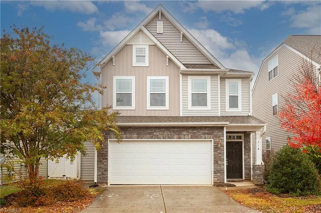 3 bed, 2244 sqft, $1,950 — Photo 2