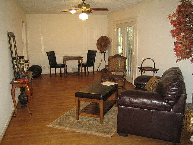 1st image of 1515 Larkspur Dr
