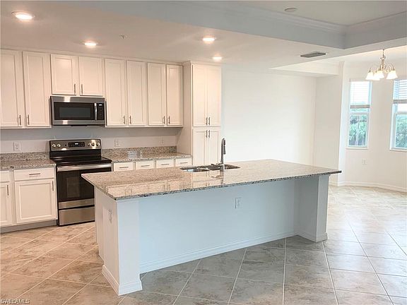 3rd image of 14081 Heritage Landing Blvd