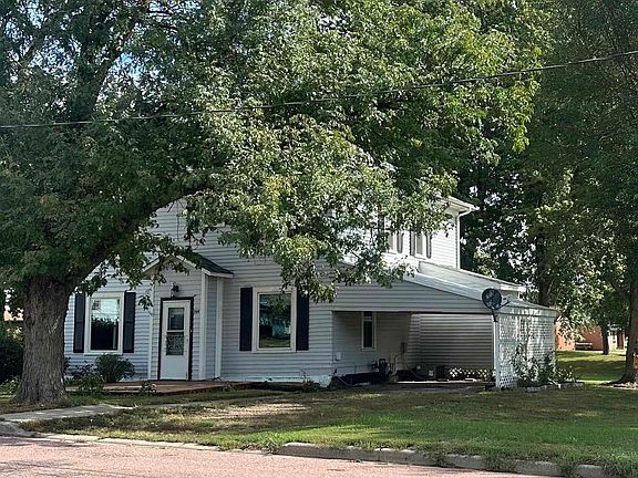 2nd image of 206 N Vermillion St