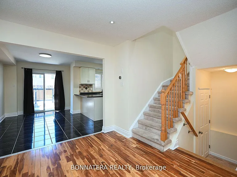 409 Hobbs Cres — Photo 18