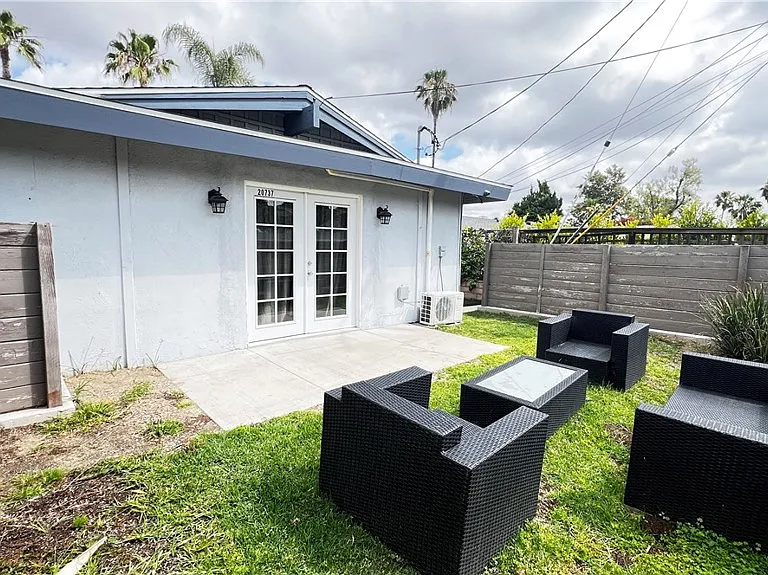 20737 Tiara St — Photo 2