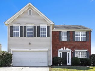 4419 Golden View Dr, Charlotte, NC 28278