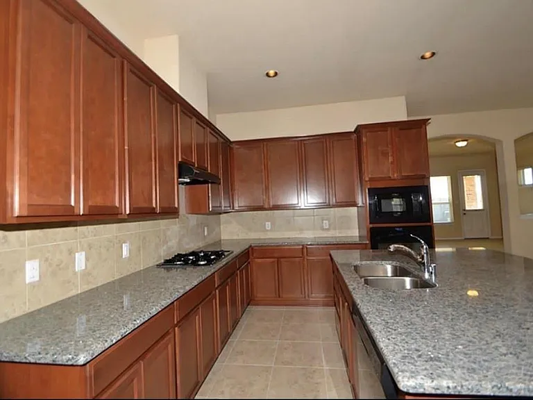 7219 Pearl Terrace Ln — Photo 8
