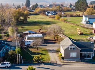 435 Greenwood Rd, Blue Lake, CA 95525