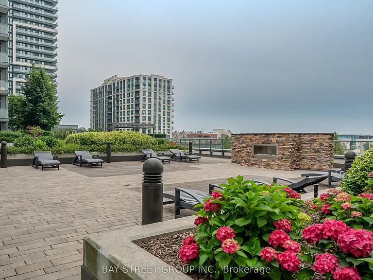 55 Oneida Cres #LPH04 — Photo 16
