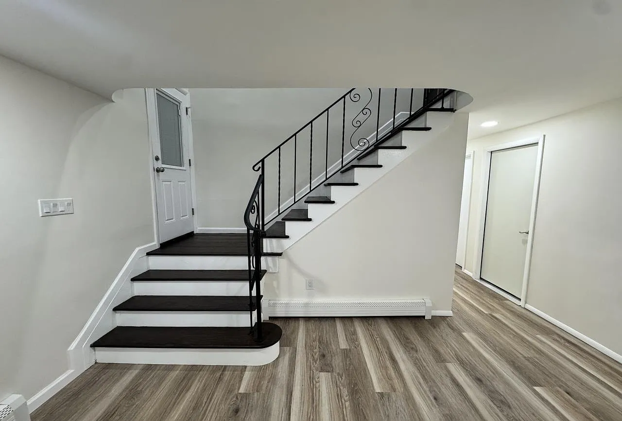5 bed, 1825 sqft, $5,100 — Photo 2