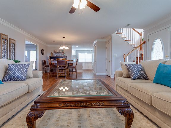 5th image of 8178 Leclay Dr