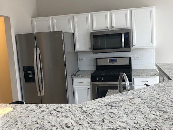 3rd image of 920 Enfield Dr