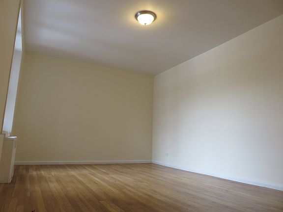 5th image of 350 Sterling St #3901