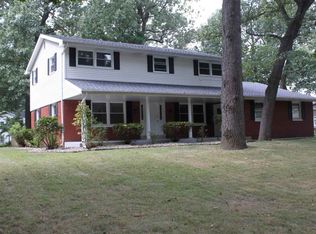 56931 Meadowood Dr, Elkhart, IN 46516