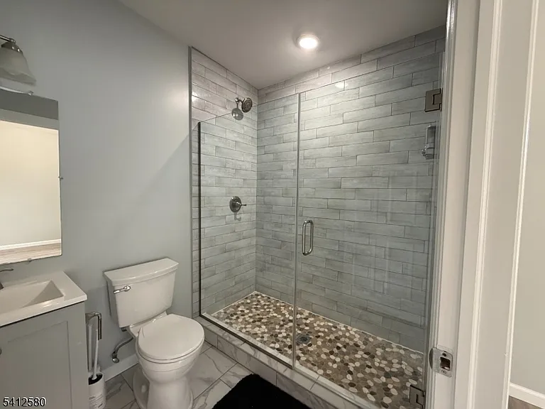 190 E Lindsley Cedar — Photo 11