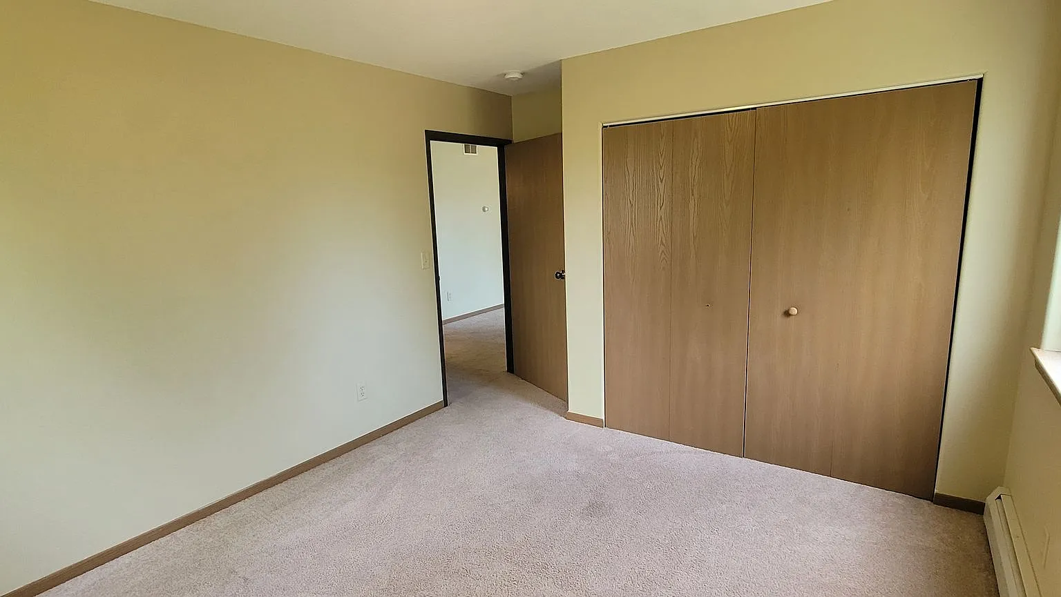 Roen Estates (2306 Ash Ave) — Photo 4