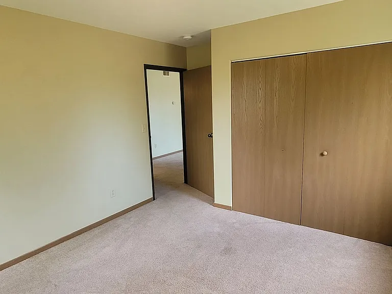 2306 Ash Ave NW — Photo 4