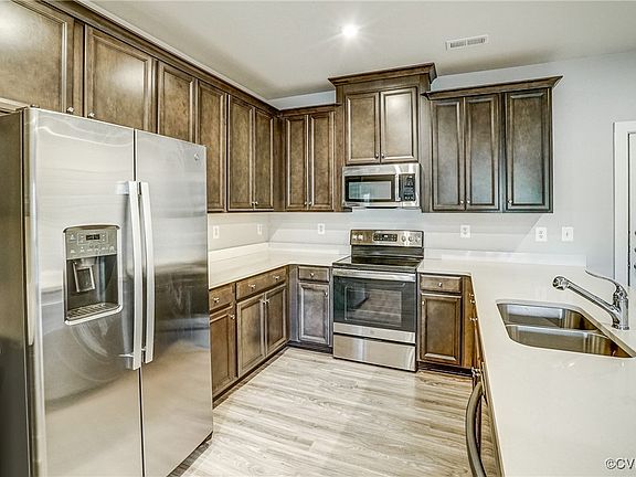 4th image of 2735 Acadia Dr #A