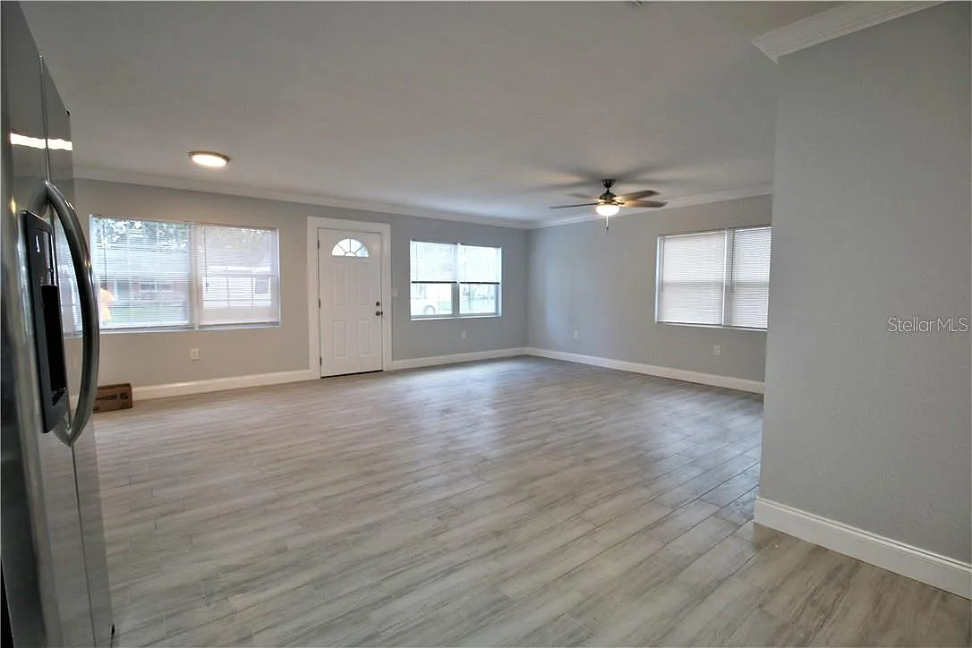 4 bed, 1368 sqft, $2,700 — Photo 3
