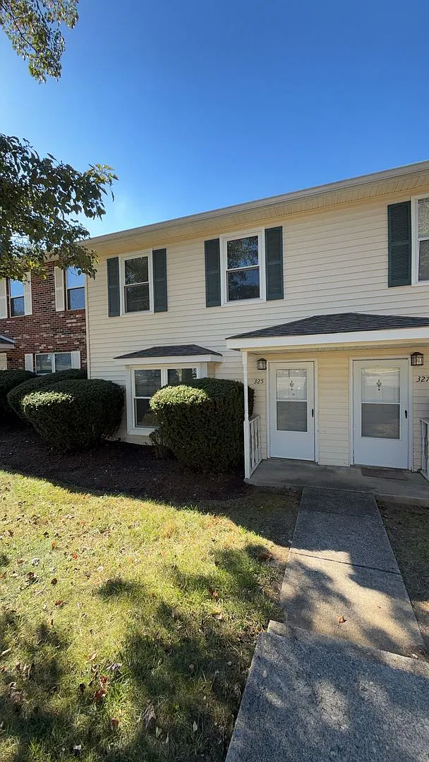 Spacious 4-Bedroom Home with Updated Kitchen and Bathrooms — Photo 1
