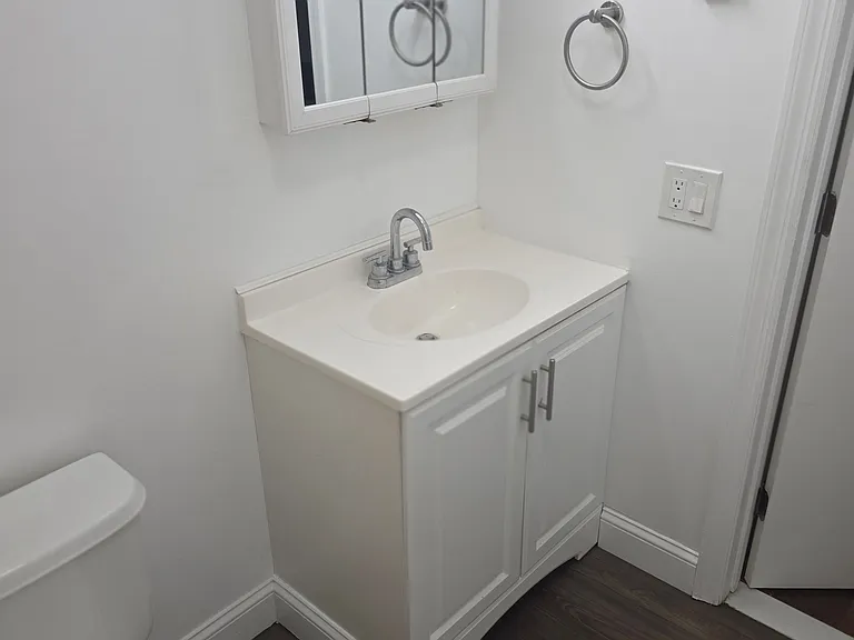 19 Somers St #8 — Photo 5