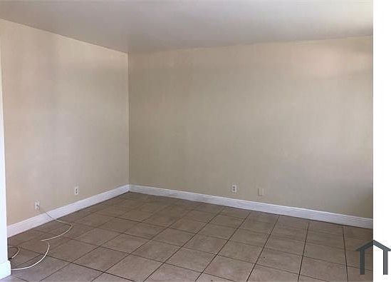 3rd image of 101 NE 41st St #29-B