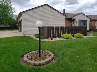 2904 Heritage Dr, Champaign, IL