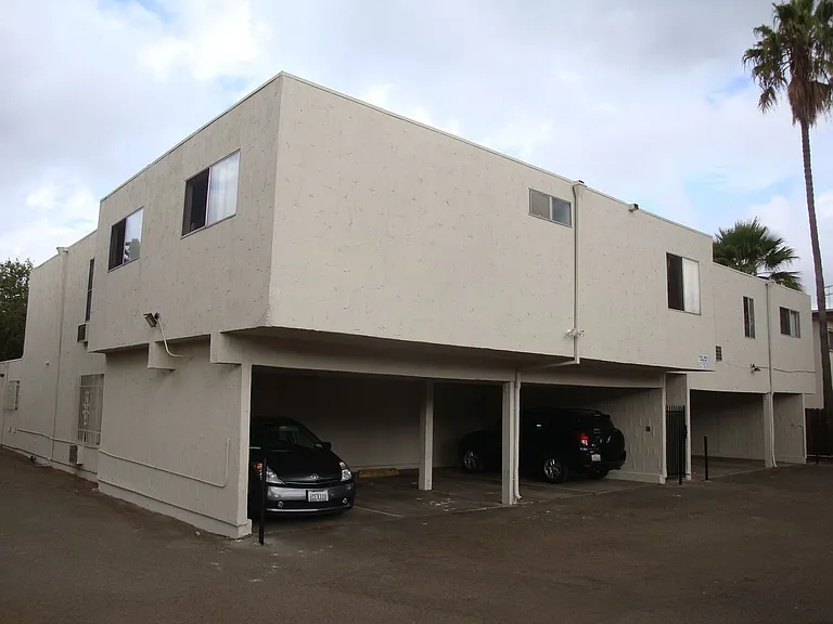 4423 Menlo Ave — Photo 28
