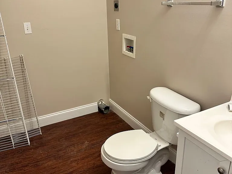11 Gotham Dr #B — Photo 11