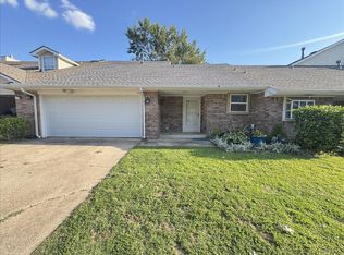 905 Rambling Oaks Dr, Norman, OK 73072
