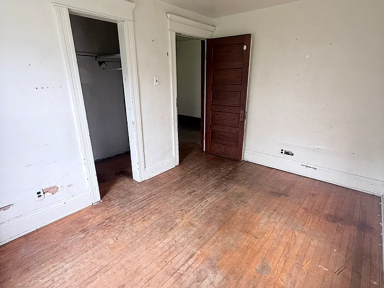 1019 Avenue A — Photo 12