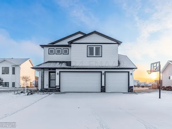 910 4th Ave NW, Dilworth, MN 56529