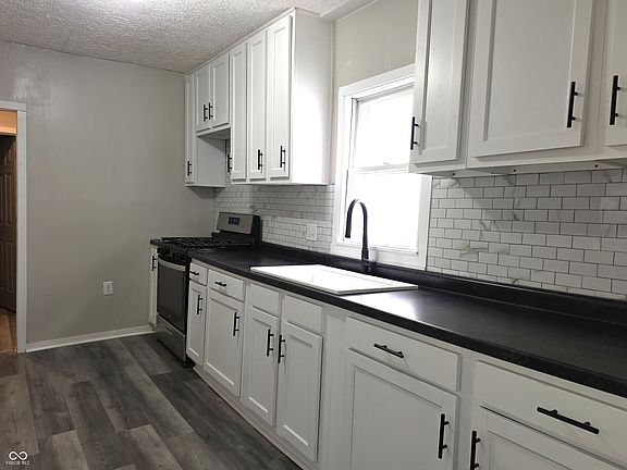 5th image of 116 E South St