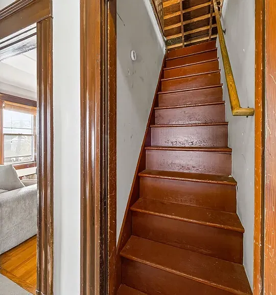 237 NE Graham St — Photo 16