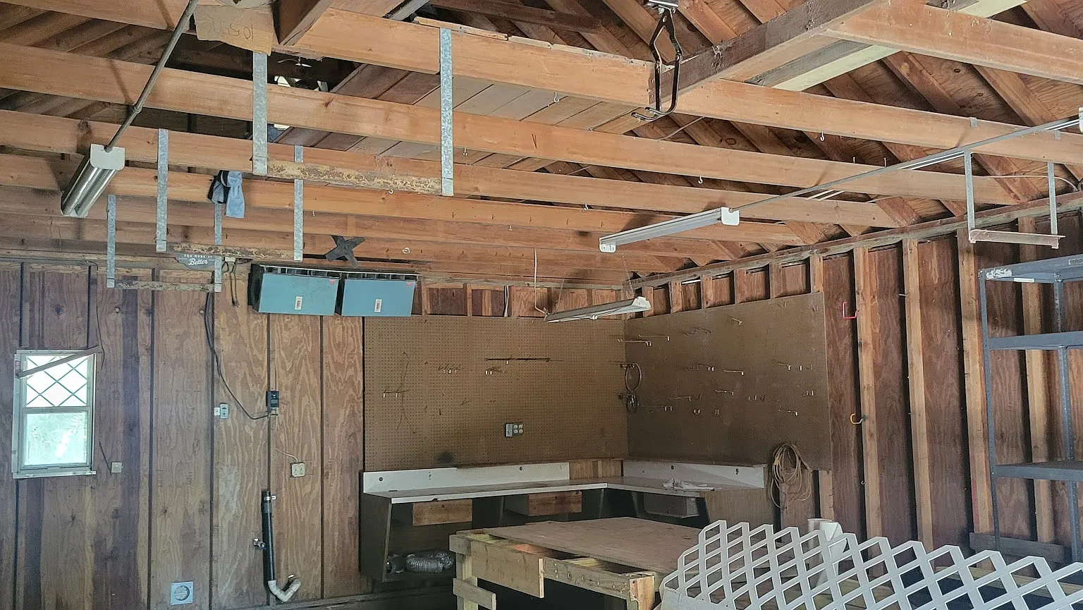 2 bed 2 bath with a den and a large family room on 3.9 acres — Photo 4