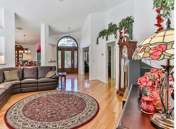 4th image of 891 Crestridge Cir