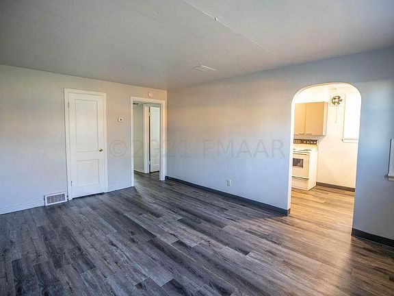 4th image of 222 16th St S #1
