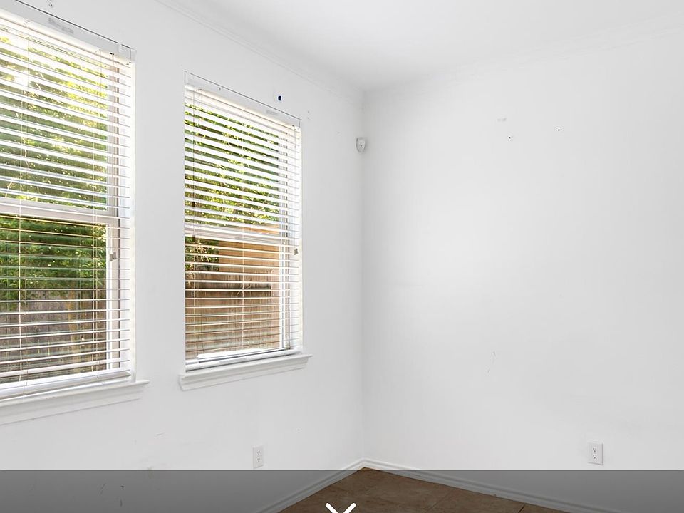 2nd image of 1602 Thornhollow Dr #1