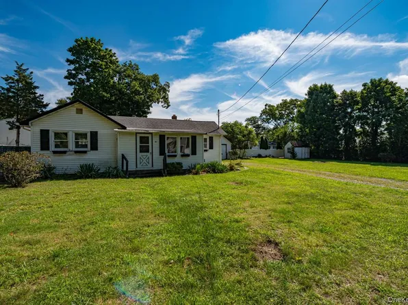 67 Joseph Place, Nesconset, NY 11767