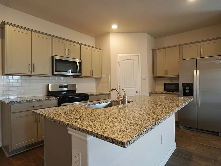 115 Bethpage Dr — Photo 12